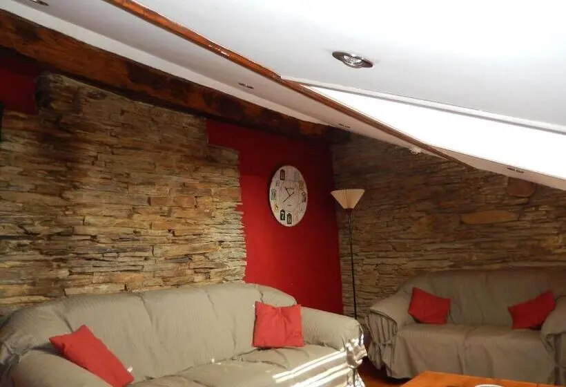 Talo 2 Makuuhuonetta, B&b Le Ti Bou De Refuge