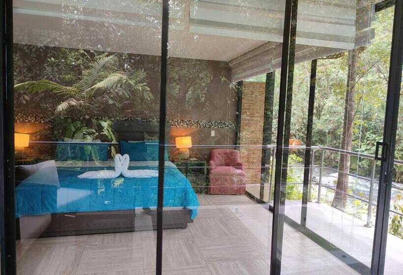 سوئیت با تخت بزرگ, Mindo Garden Lodge And Wildlife Reserve