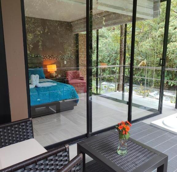 سوئیت با تخت بزرگ, Mindo Garden Lodge And Wildlife Reserve