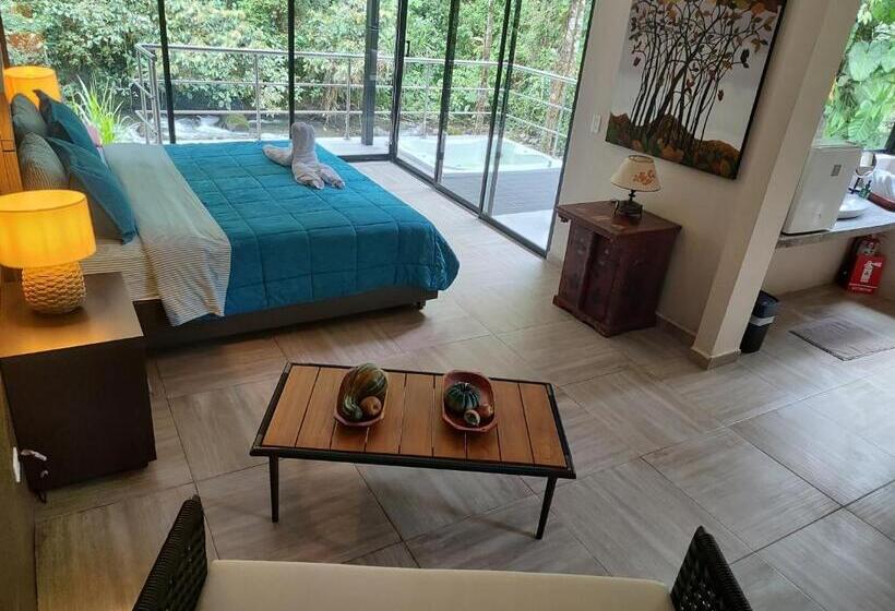 سوئیت با تخت بزرگ, Mindo Garden Lodge And Wildlife Reserve