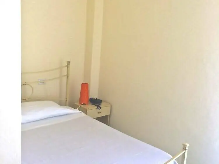 اتاق استاندارد یک نفره, Mirage