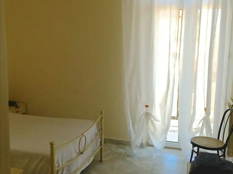 اتاق استاندارد یک نفره, Mirage