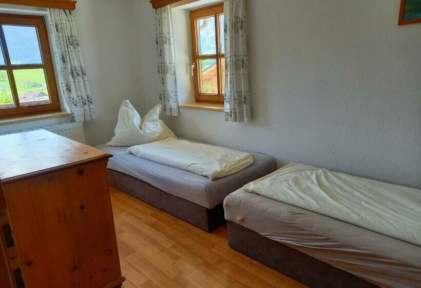 شقة غرفتين, Paulbauer