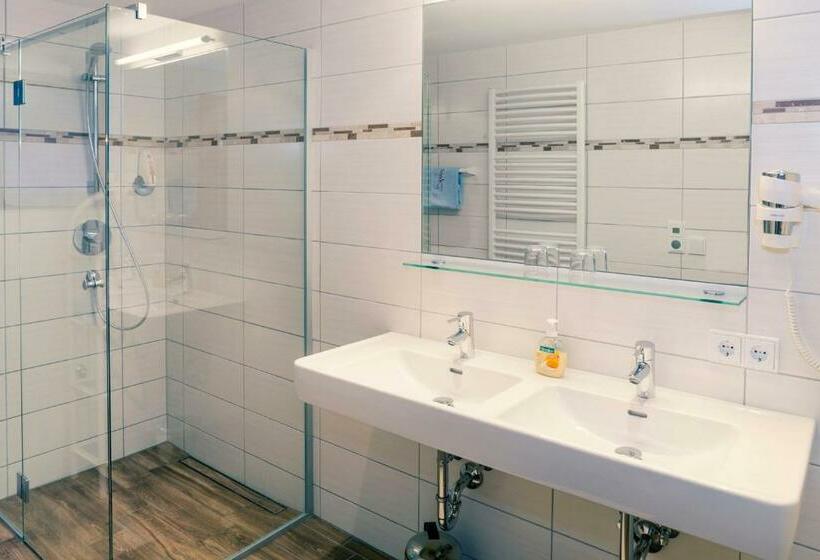 سوییت, Pension Anna