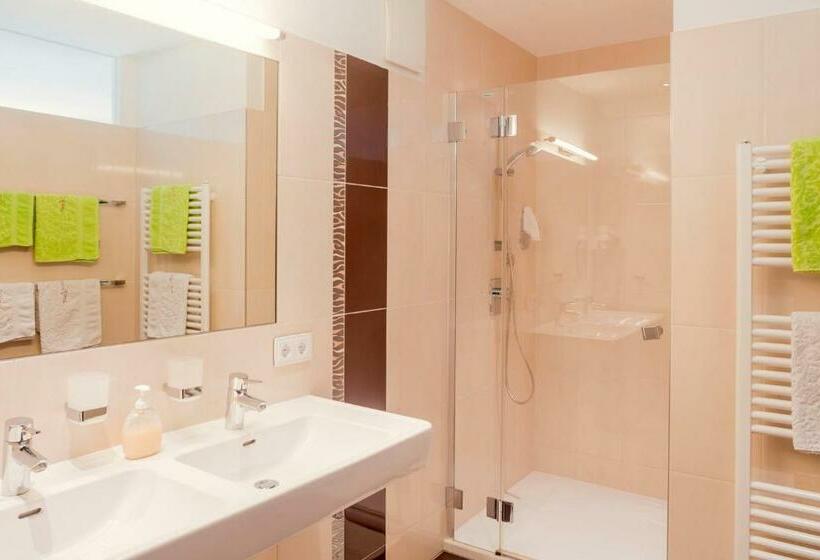 سوییت, Pension Anna