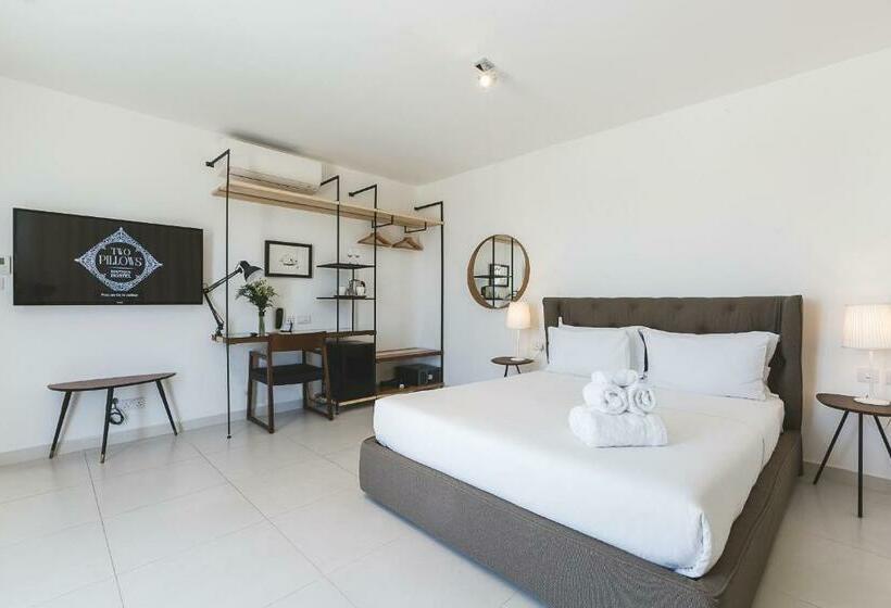 سوییت سوپریور, Two Pillows Boutique Hostel