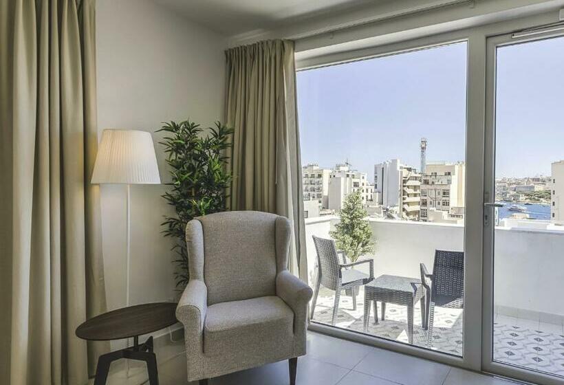 سوییت سوپریور, Two Pillows Boutique Hostel