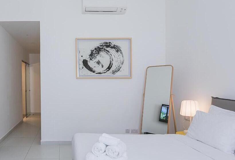 مجموعه ویستا شهر, Two Pillows Boutique Hostel