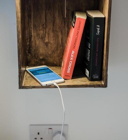 تختخواب در اتاق مشترک, Two Pillows Boutique Hostel