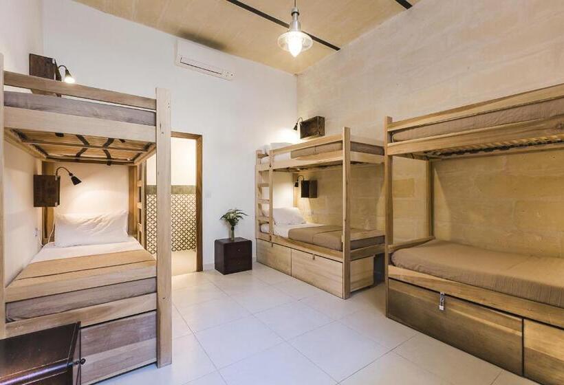 تختخواب در اتاق مشترک, Two Pillows Boutique Hostel