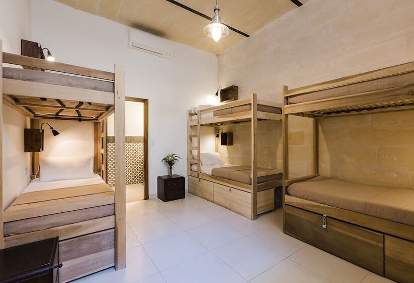 تختخواب در اتاق مشترک, Two Pillows Boutique Hostel