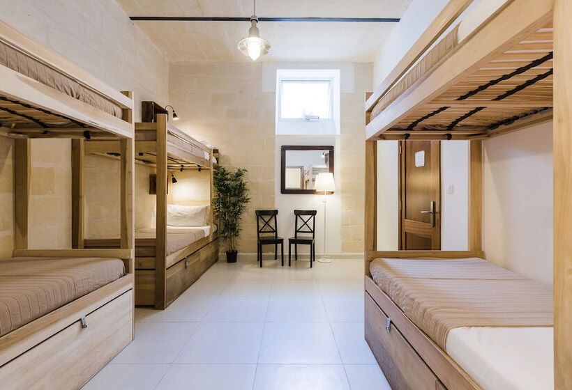 تختخواب در اتاق مشترک, Two Pillows Boutique Hostel