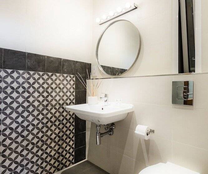 تختخواب در اتاق مشترک, Two Pillows Boutique Hostel