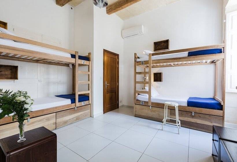 تختخواب در اتاق مشترک, Two Pillows Boutique Hostel