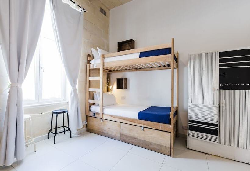 تختخواب در اتاق سوپریور مشترک, Two Pillows Boutique Hostel