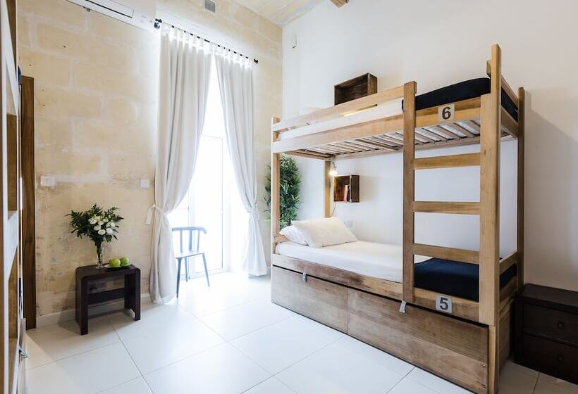 تختخواب در اتاق سوپریور مشترک, Two Pillows Boutique Hostel