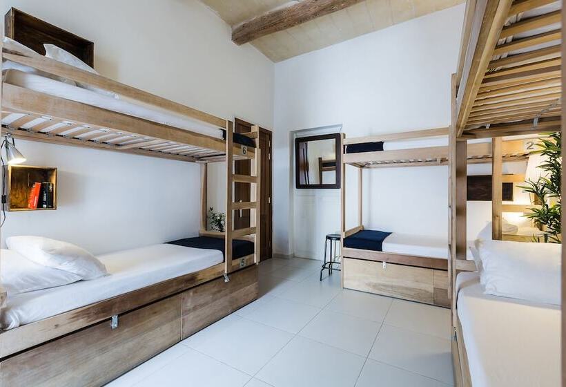 تختخواب در اتاق سوپریور مشترک, Two Pillows Boutique Hostel