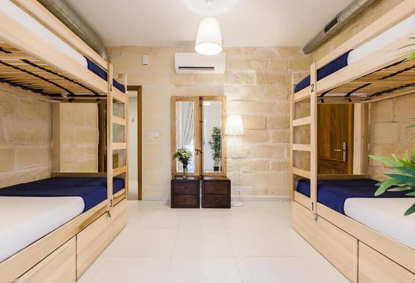 تختخواب در اتاق مشترک, Two Pillows Boutique Hostel