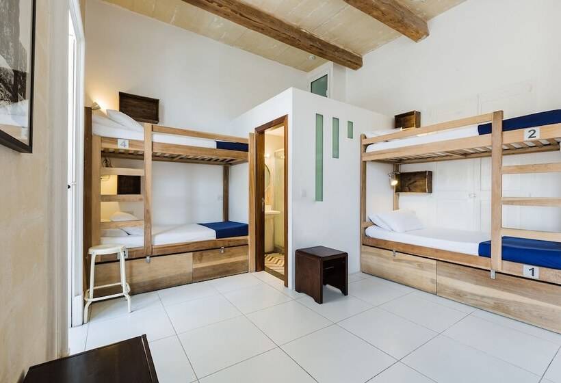 تختخواب در اتاق مشترک, Two Pillows Boutique Hostel