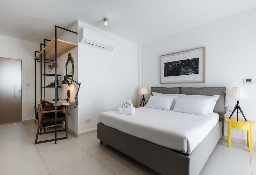 اتاق پنت هاوس, Two Pillows Boutique Hostel