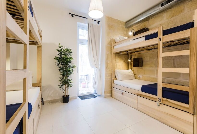 تختخواب در اتاق مشترک, Two Pillows Boutique Hostel