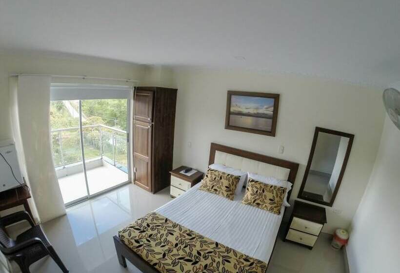 غرفة قياسية, Verony Guatape