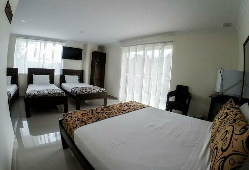 غرفة عائلية, Verony Guatape