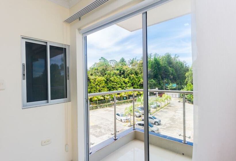 غرفة عائلية, Verony Guatape