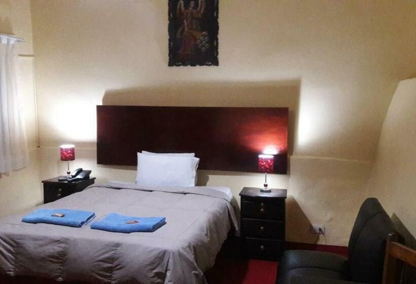 Standart Oda, Kurumi Hostel