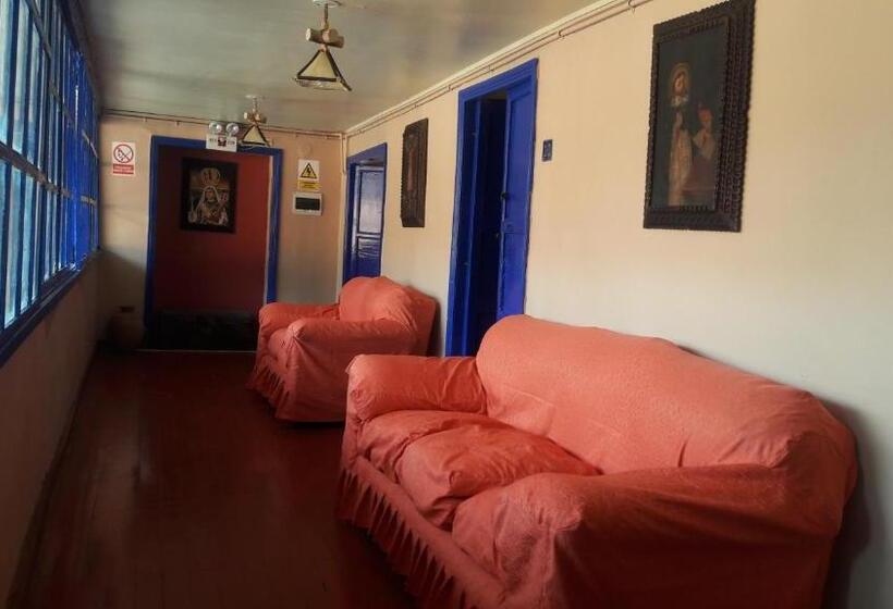 Ortak Banyolu Standart Oda, Kurumi Hostel