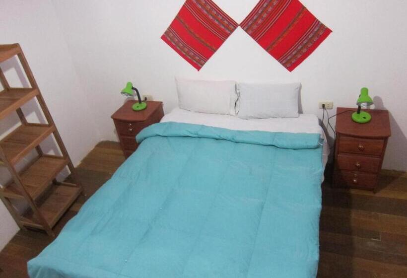 Ortak Banyolu Standart Oda, Kurumi Hostel