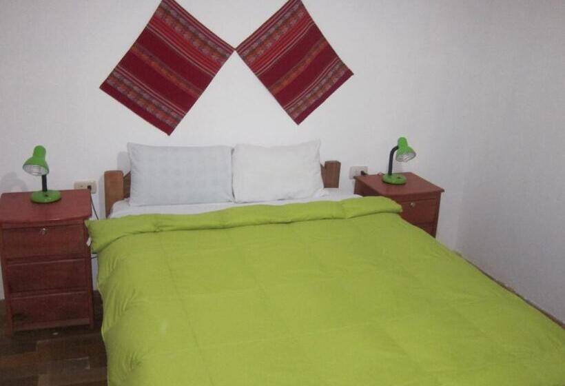 Ortak Banyolu Standart Oda, Kurumi Hostel