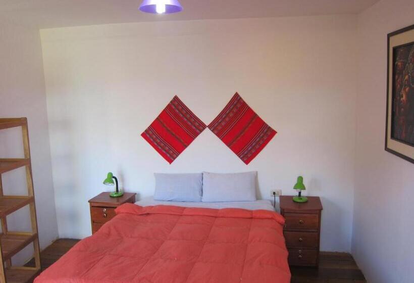 Ortak Banyolu Standart Oda, Kurumi Hostel