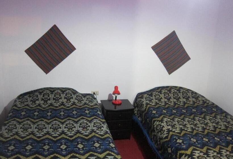 Ekonomik Oda, Kurumi Hostel