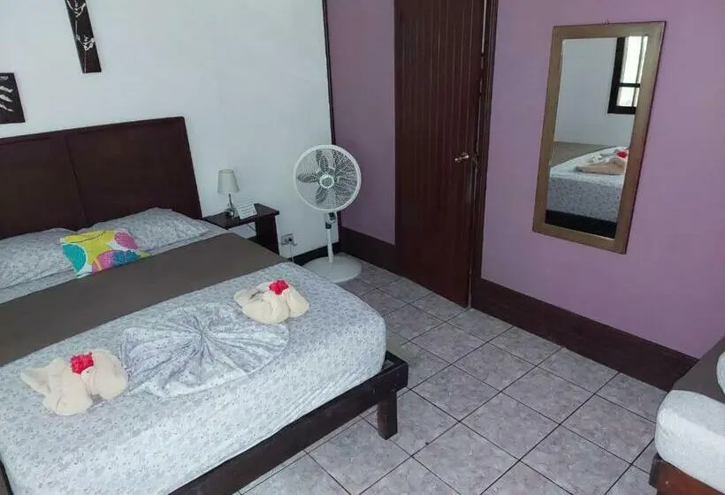 ベーシックトリプルルーム, Aracari Garden Hostel
