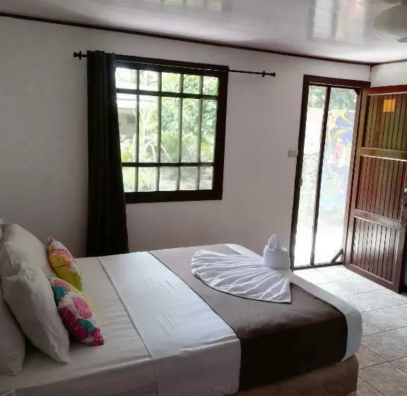 スタンダードルーム, Aracari Garden Hostel