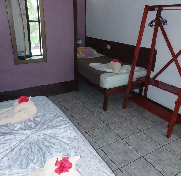 Трехместный Номер Базовый, Aracari Garden Hostel