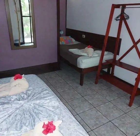 ベーシックトリプルルーム, Aracari Garden Hostel