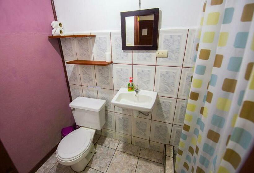 اتاق استاندارد, Aracari Garden Hostel