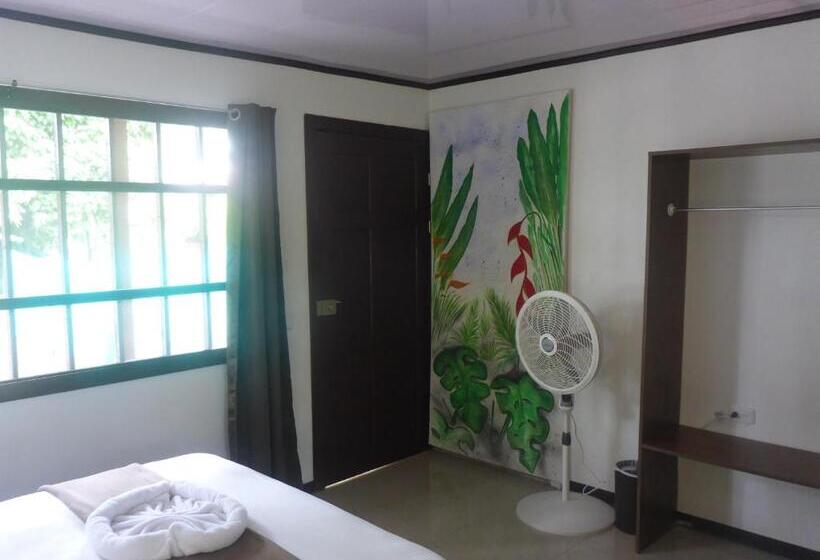اتاق استاندارد با 2 تخت دوبل, Aracari Garden Hostel