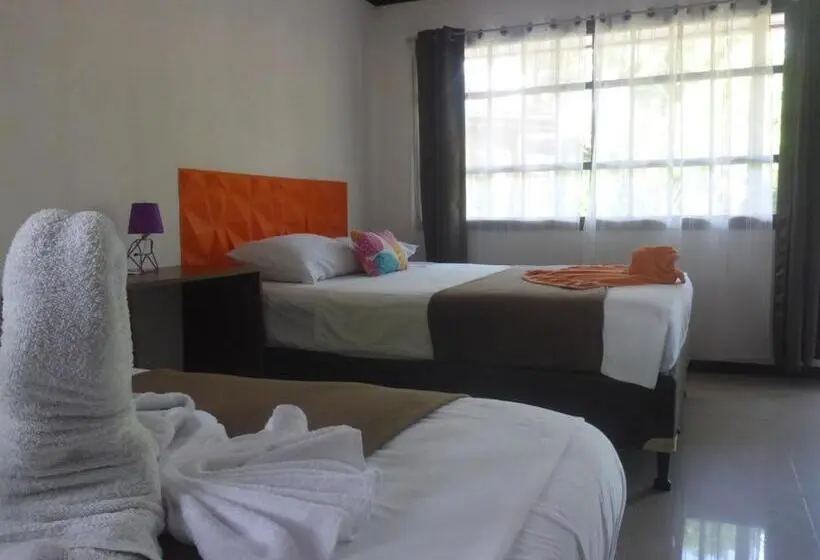 ２ダブルベッドのスタンダードルーム, Aracari Garden Hostel
