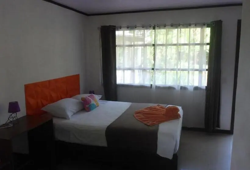 ２ダブルベッドのスタンダードルーム, Aracari Garden Hostel