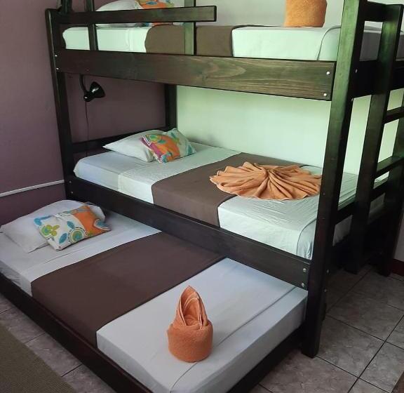 Семейный Номер Базовый, Aracari Garden Hostel