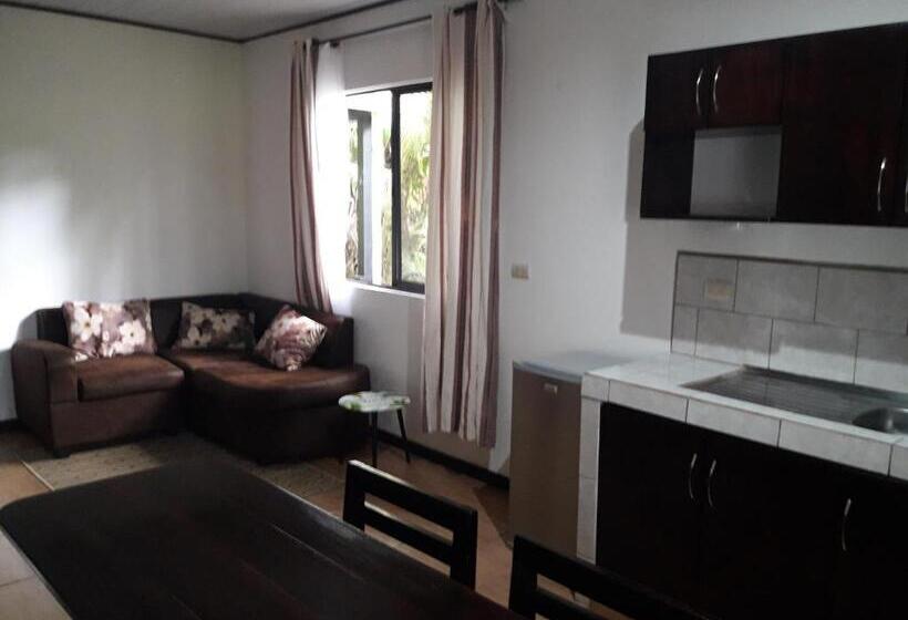 آپارتمان 2 خوابه, Aracari Garden Hostel