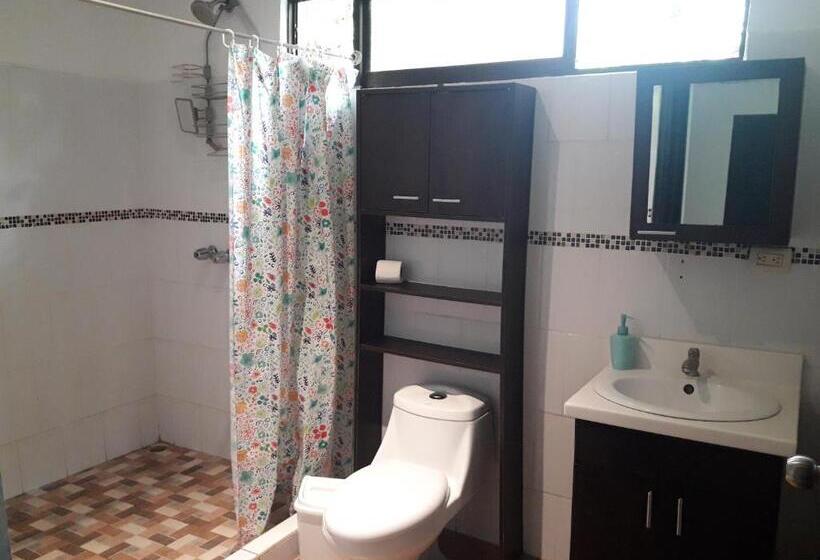 آپارتمان 2 خوابه, Aracari Garden Hostel