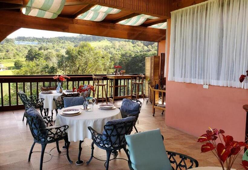 חדר דלוקס לארבעה, Finca Paraiso Mountain Retreat Near San Jose Airport