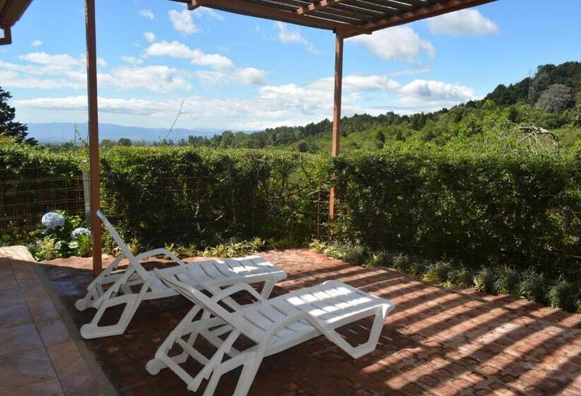 חדר דלוקס לארבעה, Finca Paraiso Mountain Retreat Near San Jose Airport