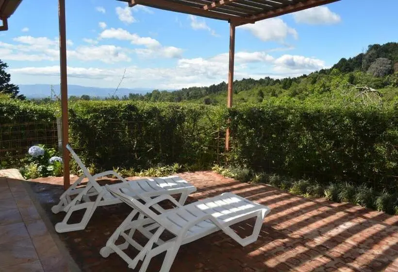 Deluxe Neljän Hengen Huone, Finca Paraiso Mountain Retreat Near San Jose Airport