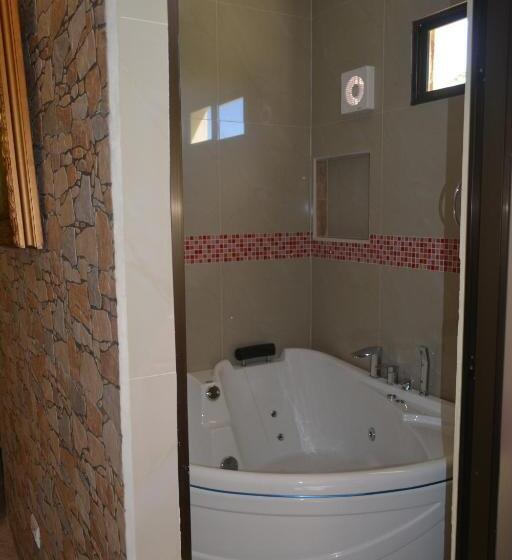 חדר דלוקס לארבעה, Finca Paraiso Mountain Retreat Near San Jose Airport