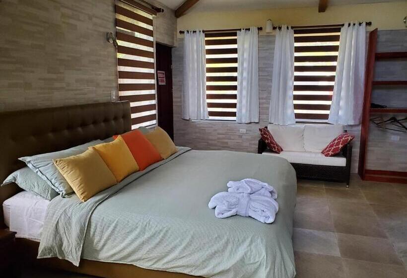 חדר דלוקס לארבעה, Finca Paraiso Mountain Retreat Near San Jose Airport